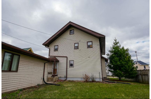 1609 Main St, Cross Plains, WI 53528