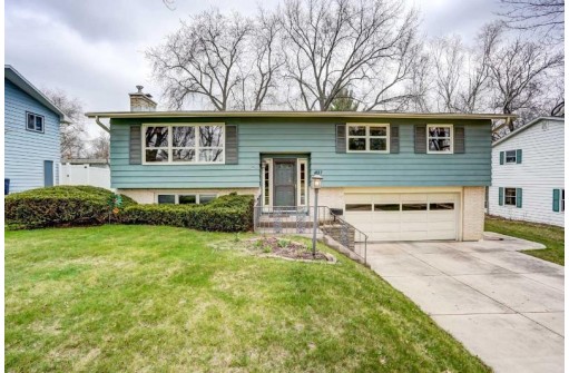 407 Midland Ln, Monona, WI 53716-3827