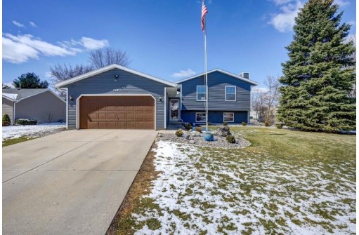 749 Terrace Ridge Dr, Cottage Grove, WI 53527