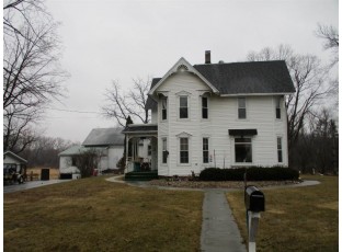 E5856 Lavalle St Reedsburg, WI 53959