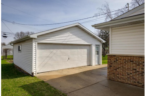 556 Wilson St, Sun Prairie, WI 53590