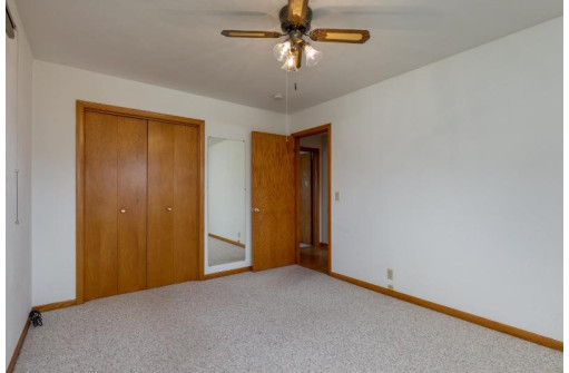 556 Wilson St, Sun Prairie, WI 53590