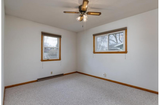 556 Wilson St, Sun Prairie, WI 53590