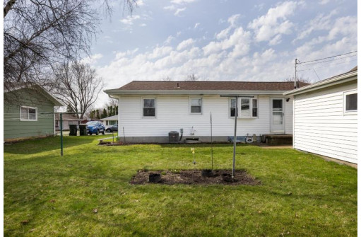 556 Wilson St, Sun Prairie, WI 53590