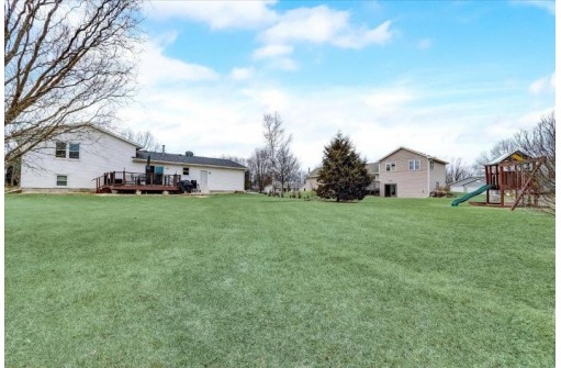 431 W Clover Ln, Cottage Grove, WI 53527