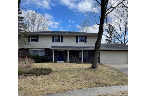 9 Essex Ct, Madison, WI 53713-3408