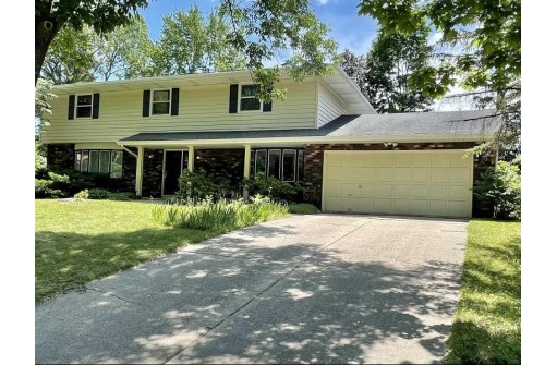 9 Essex Ct, Madison, WI 53713-3408