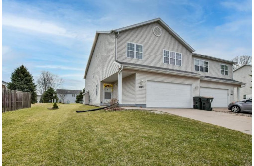 1089 N Pine St, Sun Prairie, WI 53590