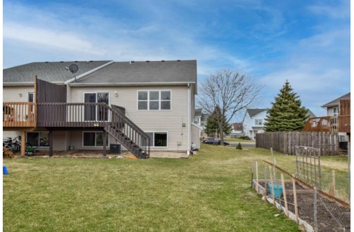 1089 N Pine St, Sun Prairie, WI 53590