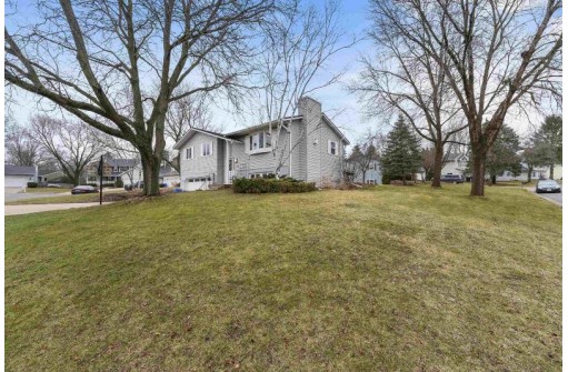 716 Ash Ct, Verona, WI 53593