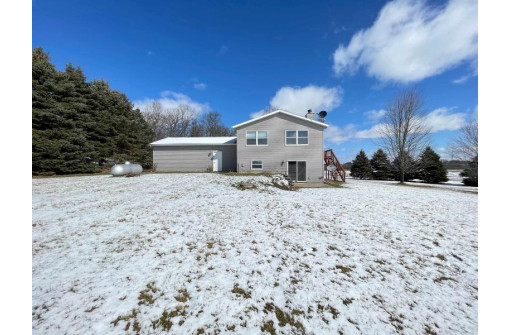 1081 Black Oak Tr, Deerfield, WI 53531