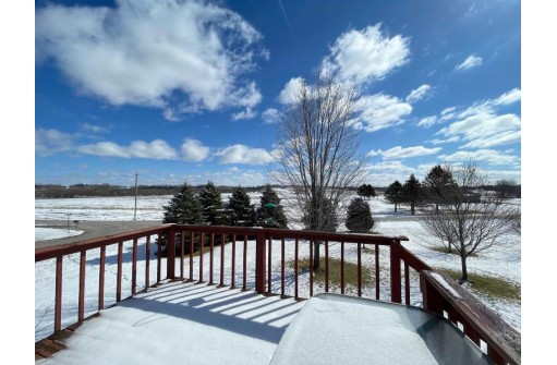 1081 Black Oak Tr, Deerfield, WI 53531