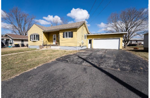 431 W Monowau St, Tomah, WI 54660