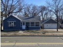 943 W Wisconsin St, Portage, WI 53901