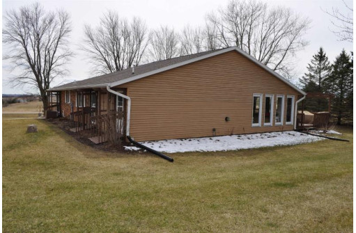 10960 Straubhaar Rd, Blue Mounds, WI 53517