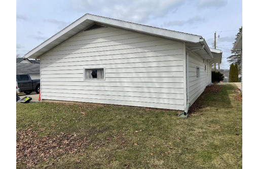 113 E South St, Browntown, WI 53522