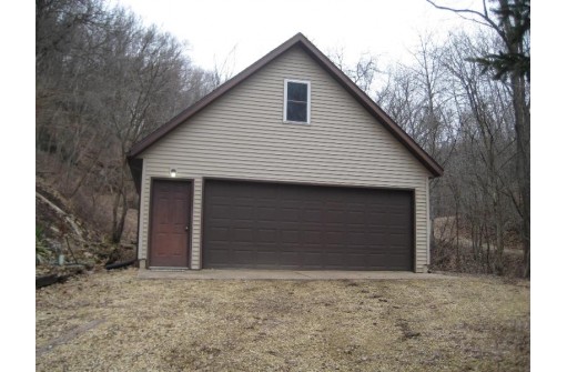 15406 Moon Shadow Rd, Ferryville, WI 54628