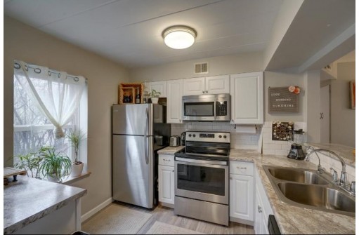 36 Sherman Terrace 2, Madison, WI 53704