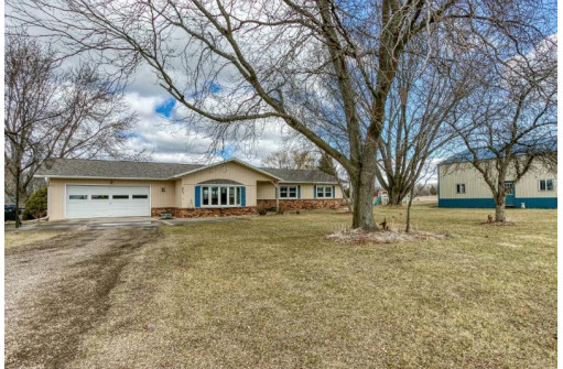 W13098 Hwy 188, Lodi, WI 53555