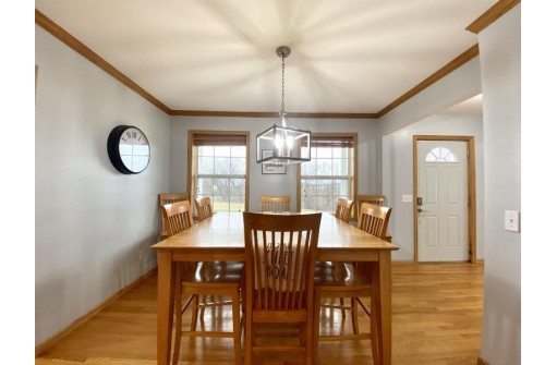 W9093 Sawmill Rd, Blanchardville, WI 53516