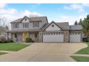 1111 Fairway Ct, Lake Mills, WI 53551-2006