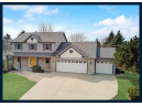 1111 Fairway Ct, Lake Mills, WI 53551-2006