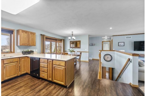 801 Bergen Ct, Stoughton, WI 53589