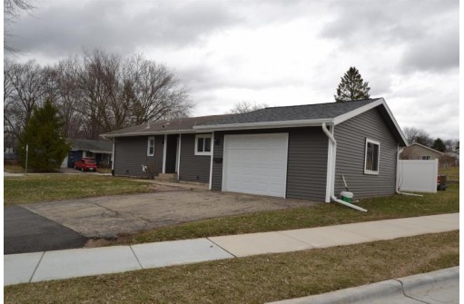 1022 Juniper St, Sun Prairie, WI 53590