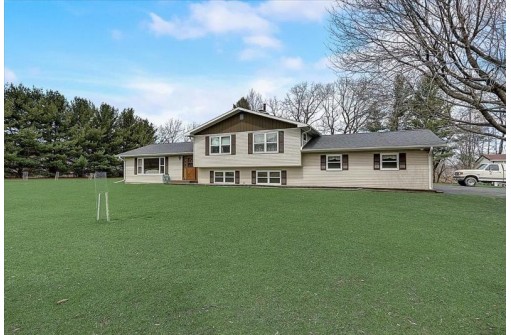 E6484 Ski Hill Rd, Reedsburg, WI 53959