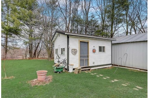 E6484 Ski Hill Rd, Reedsburg, WI 53959