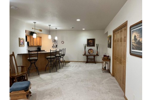 251 Sandridge Tr, Sun Prairie, WI 53590