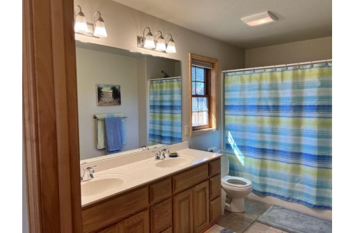 251 Sandridge Tr, Sun Prairie, WI 53590