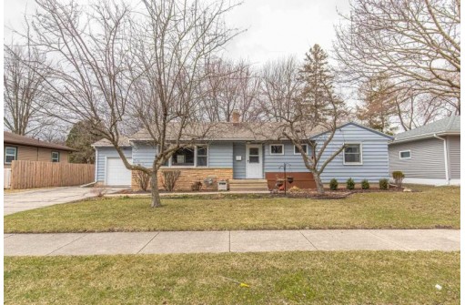 462 N Bristol St, Sun Prairie, WI 53590-1426