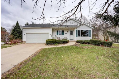 824 Whispering Way, Cottage Grove, WI 53527
