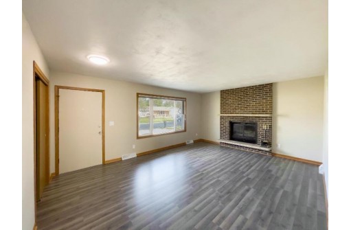 735 Derby Dr, Sun Prairie, WI 53590