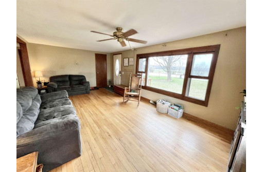 5601 E L-T Townline Rd, Janesville, WI 53546-9569