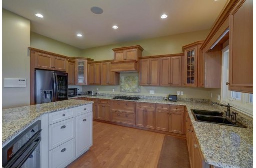 5633 N Northwood Trace, Janesville, WI 53545