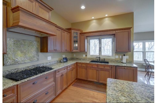 5633 N Northwood Trace, Janesville, WI 53545