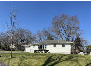 5613 Bryn Trem Rd Madison, WI 53716