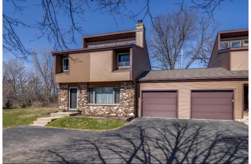 545 Knightsbridge Rd, Waunakee, WI 53597