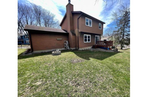 5724 Cedar Ridge Rd, Middleton, WI 53562