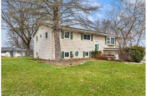 2726 Warner St, Madison, WI 53713