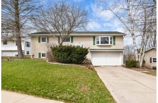 2726 Warner St, Madison, WI 53713