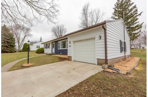 529 S Van Buren St, Lancaster, WI 53813