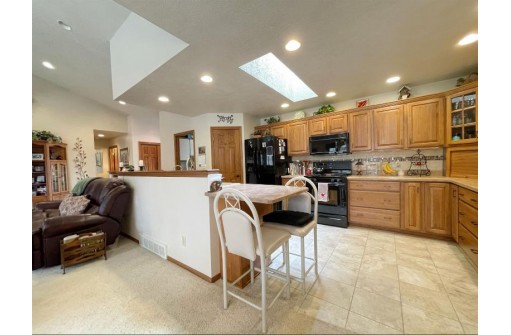 3178 N Crystal Springs Rd, Janesville, WI 53545