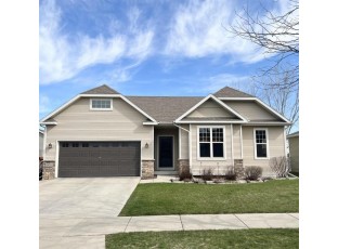 2674 Sweet Sparrow Pl Sun Prairie, WI 53590