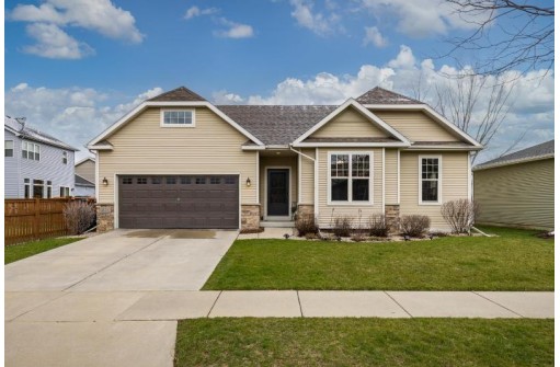 2674 Sweet Sparrow Pl, Sun Prairie, WI 53590