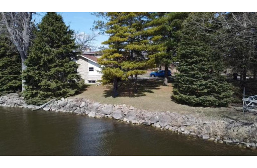 N8283 Mckinley Beach Rd, Beaver Dam, WI 53916