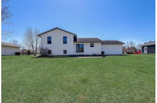 546 Meadowview Ln, Marshall, WI 53559