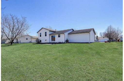 546 Meadowview Ln, Marshall, WI 53559